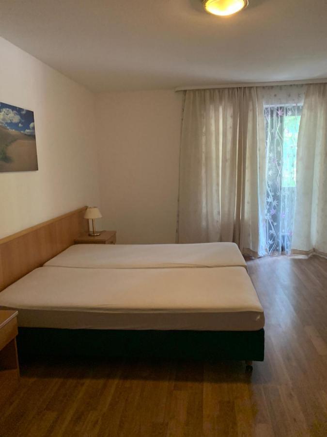 Grando Sukredo Hotel Hamburg Exterior photo